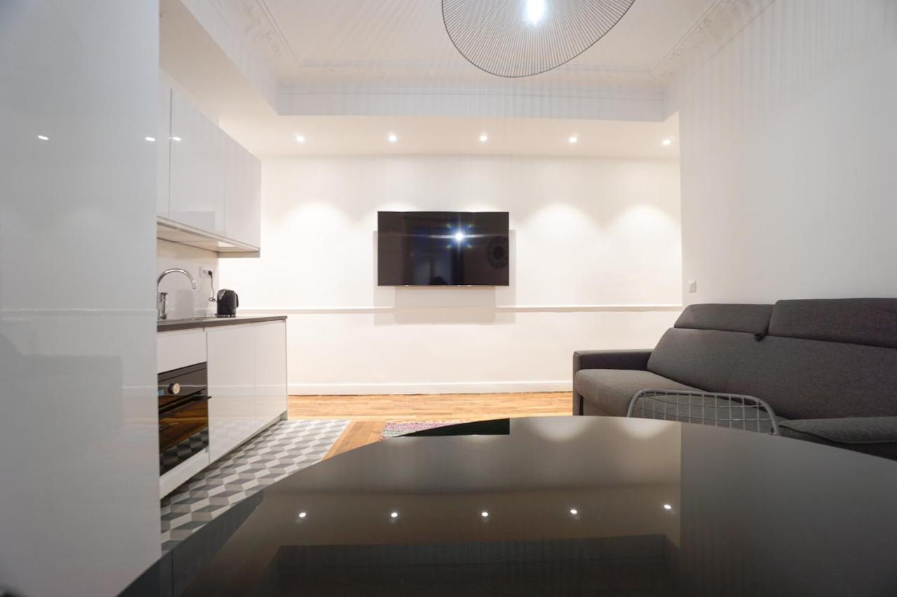Large Flat At 2 Steps From The Eiffel Tower * Parijs