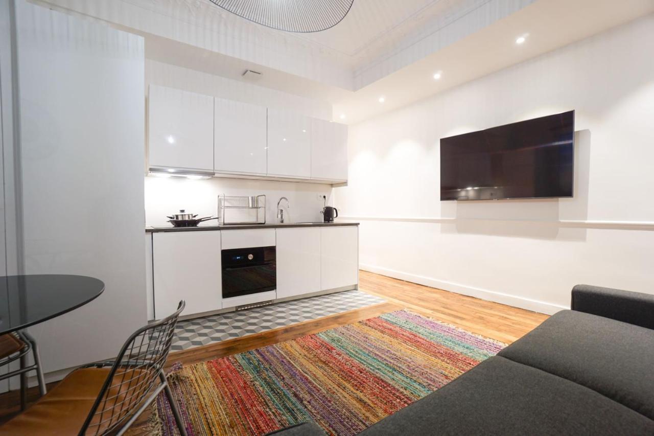 Large Flat At 2 Steps From The Eiffel Tower Parijs