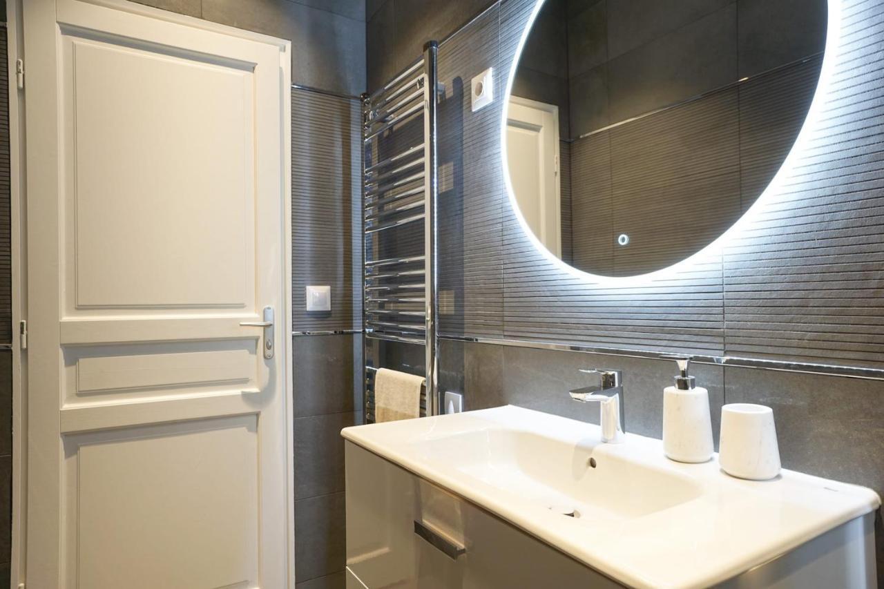 Large Flat At 2 Steps From The Eiffel Tower Appartement Parijs